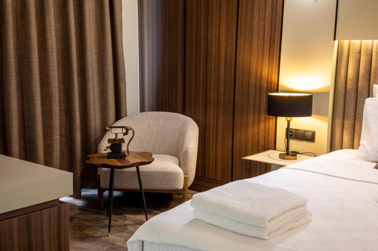 Monalisa Hotels Кушадасъ Екстериор снимка