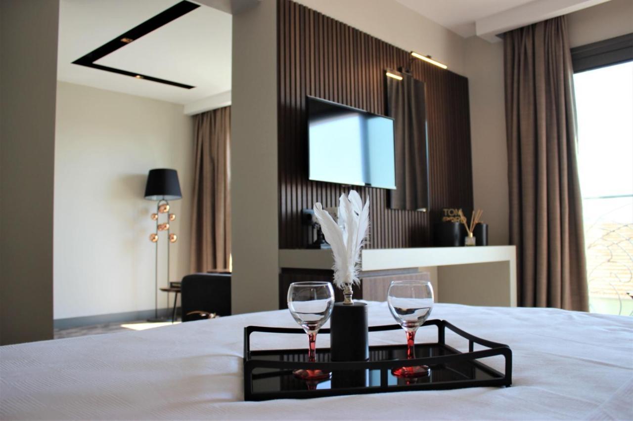 Monalisa Hotels Кушадасъ Екстериор снимка