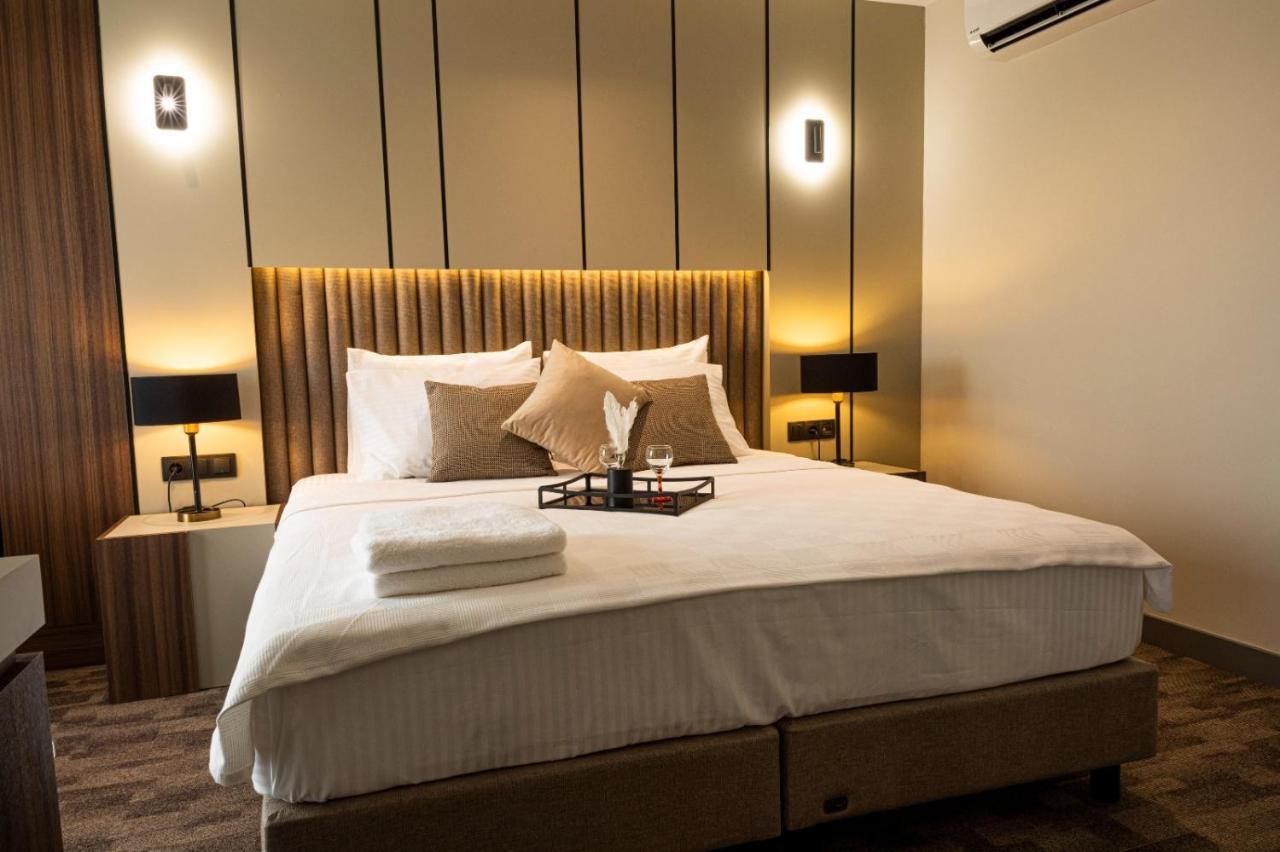 Monalisa Hotels Кушадасъ Екстериор снимка