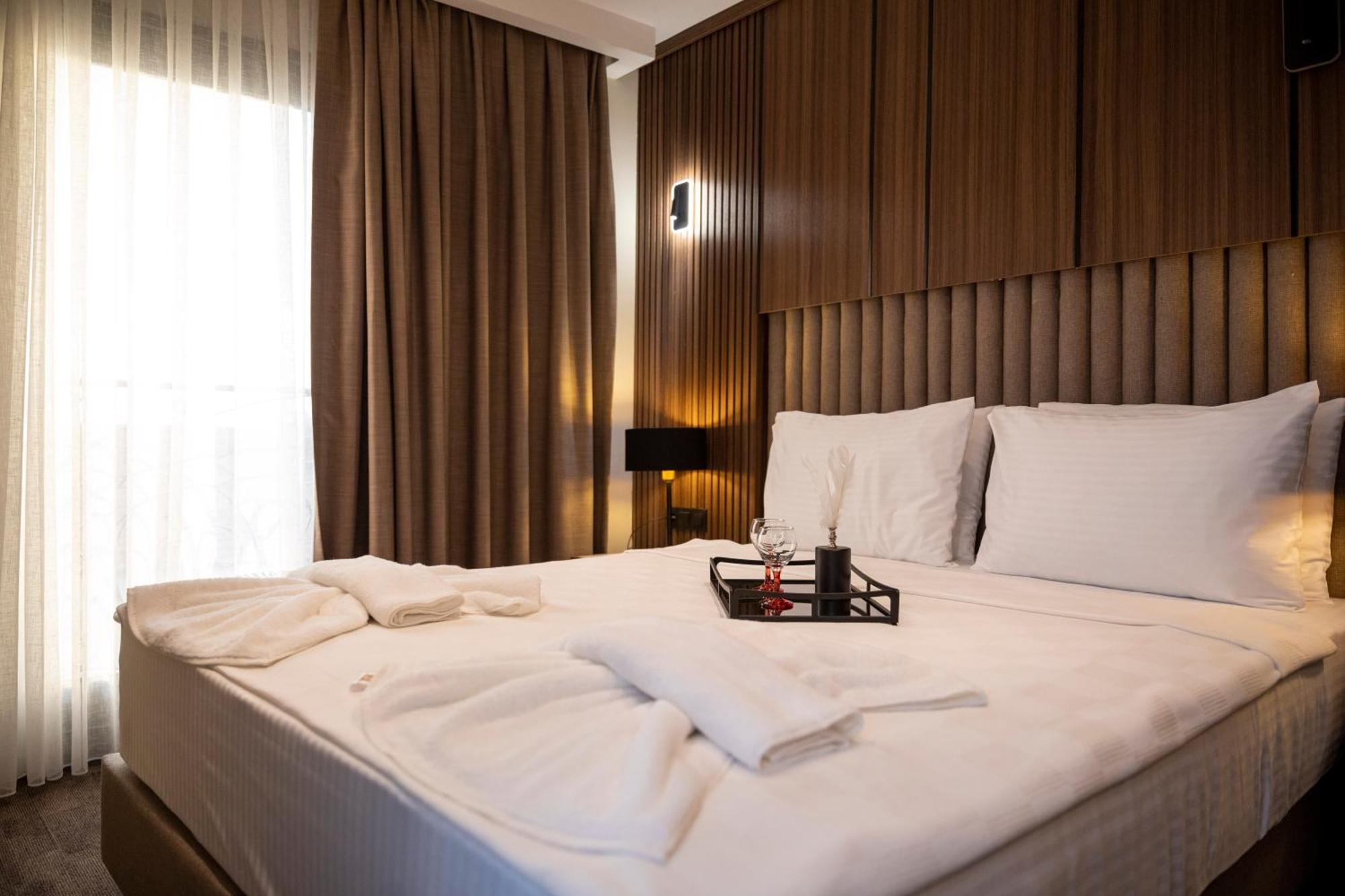 Monalisa Hotels Кушадасъ Екстериор снимка