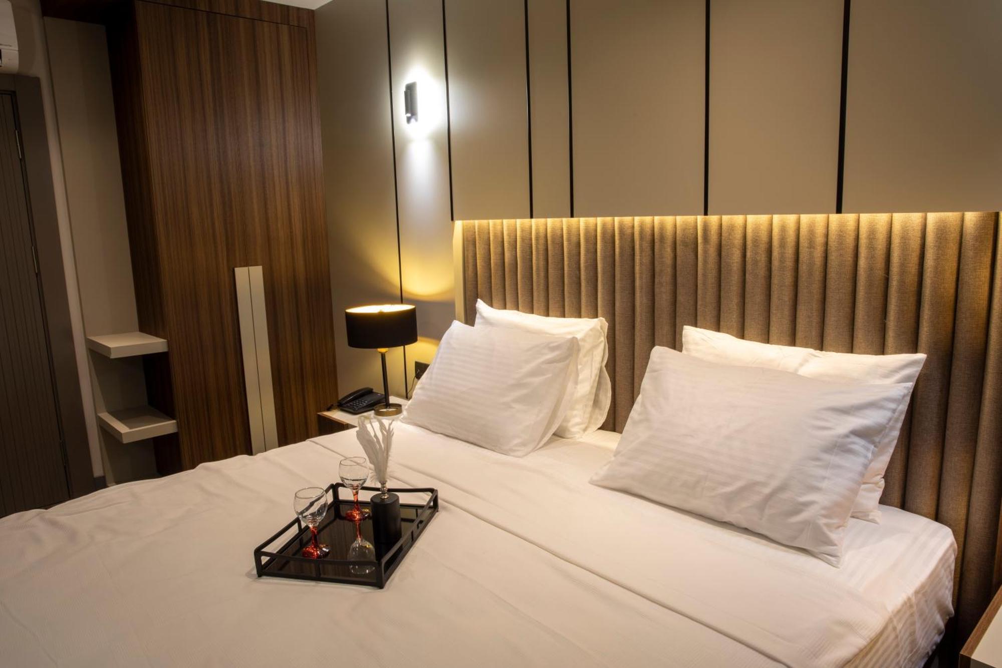 Monalisa Hotels Кушадасъ Екстериор снимка