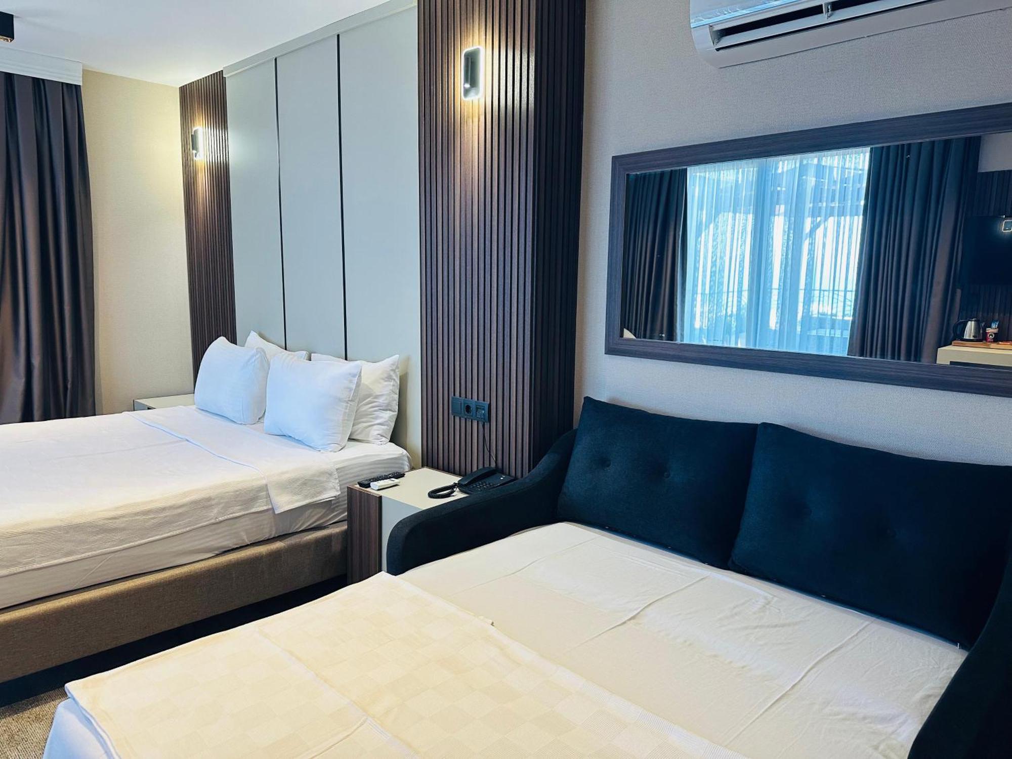 Monalisa Hotels Кушадасъ Екстериор снимка